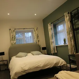 https://tranquil-en-suite-escape-2.brighton-hotels-england.com